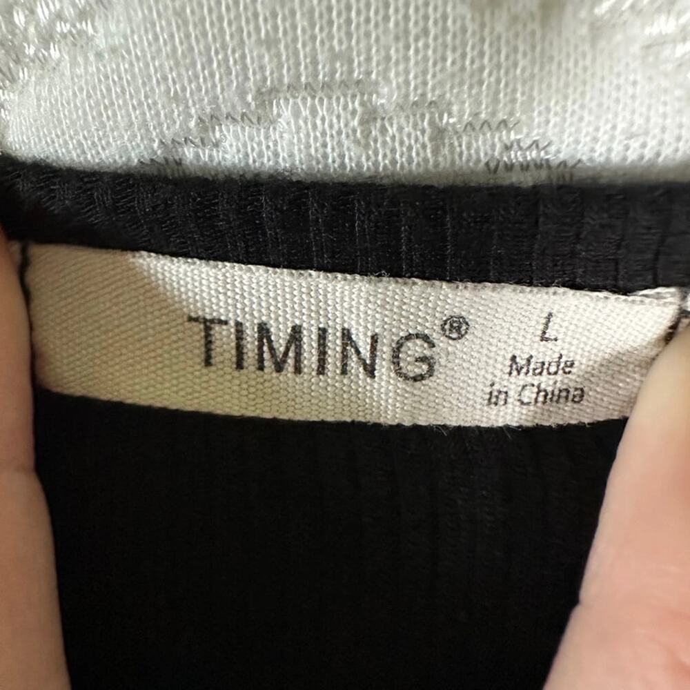 Timing solid black tee - Picture 2 of 6
